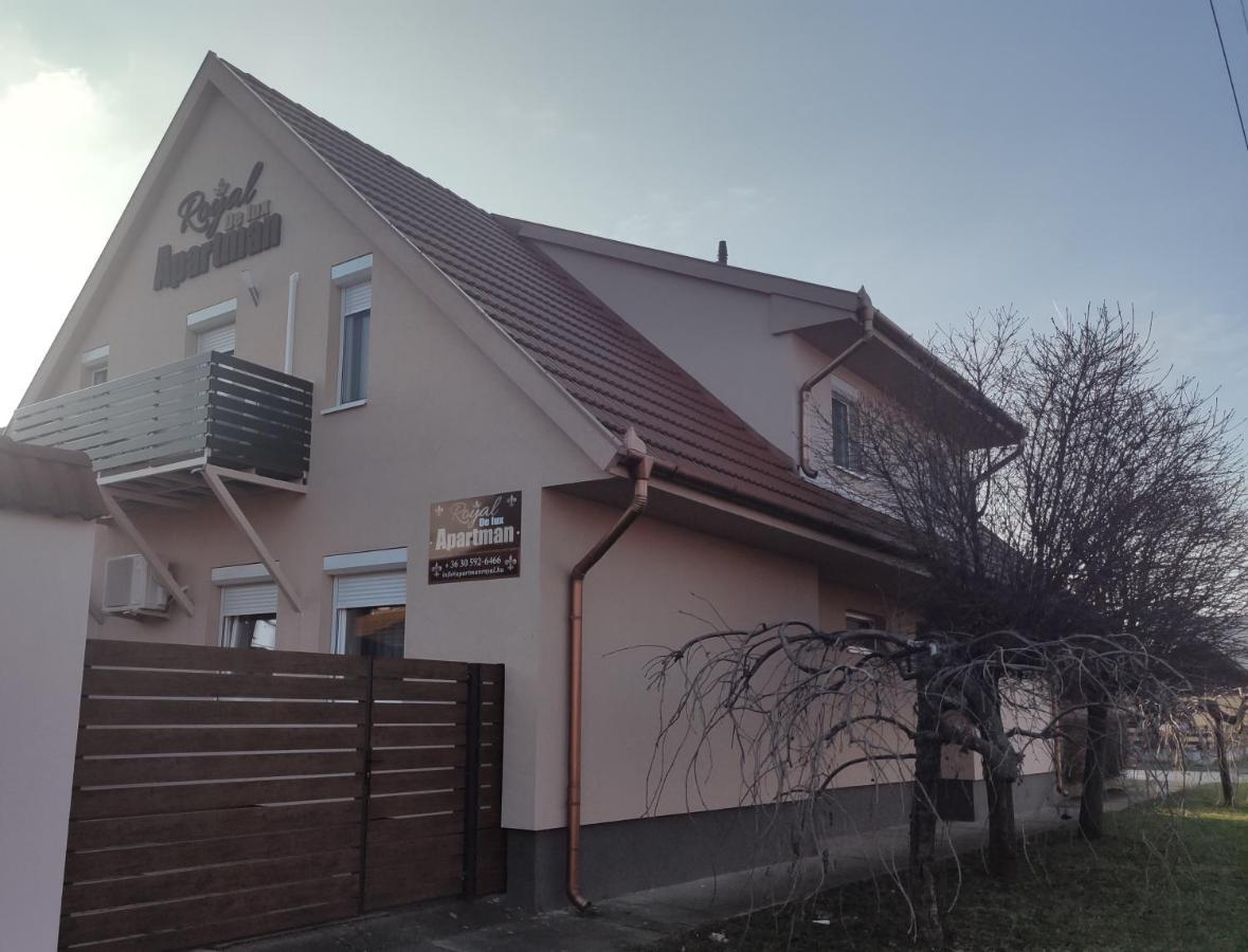 Royal De Lux Apartment Hajduszoboszlo Exterior photo